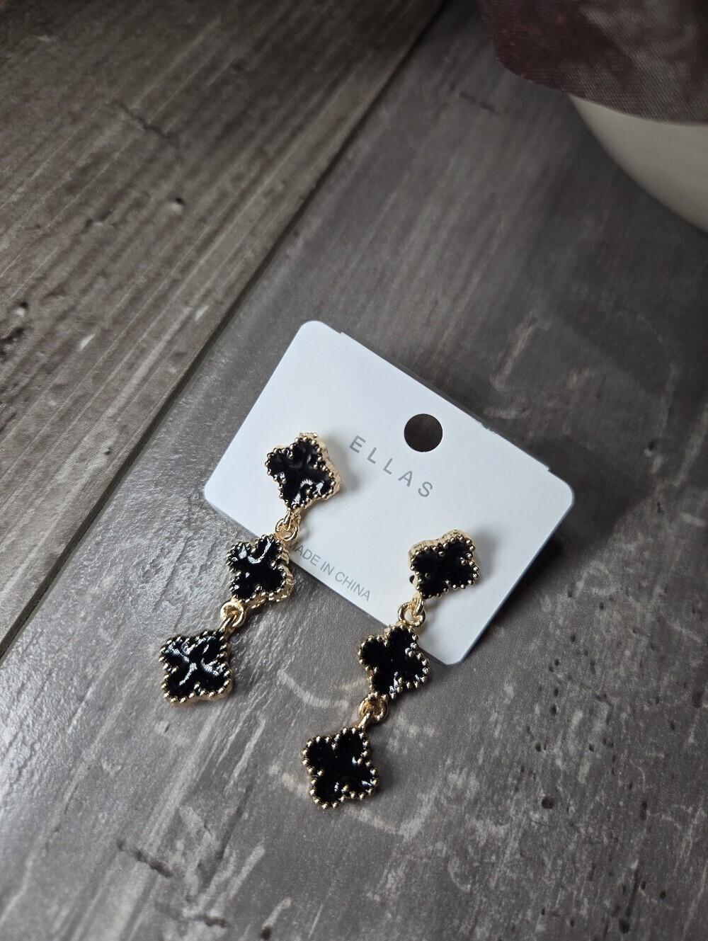 NWT ELLAS Black and Gold Clover Drop Earrings - Picture 5 of 16
